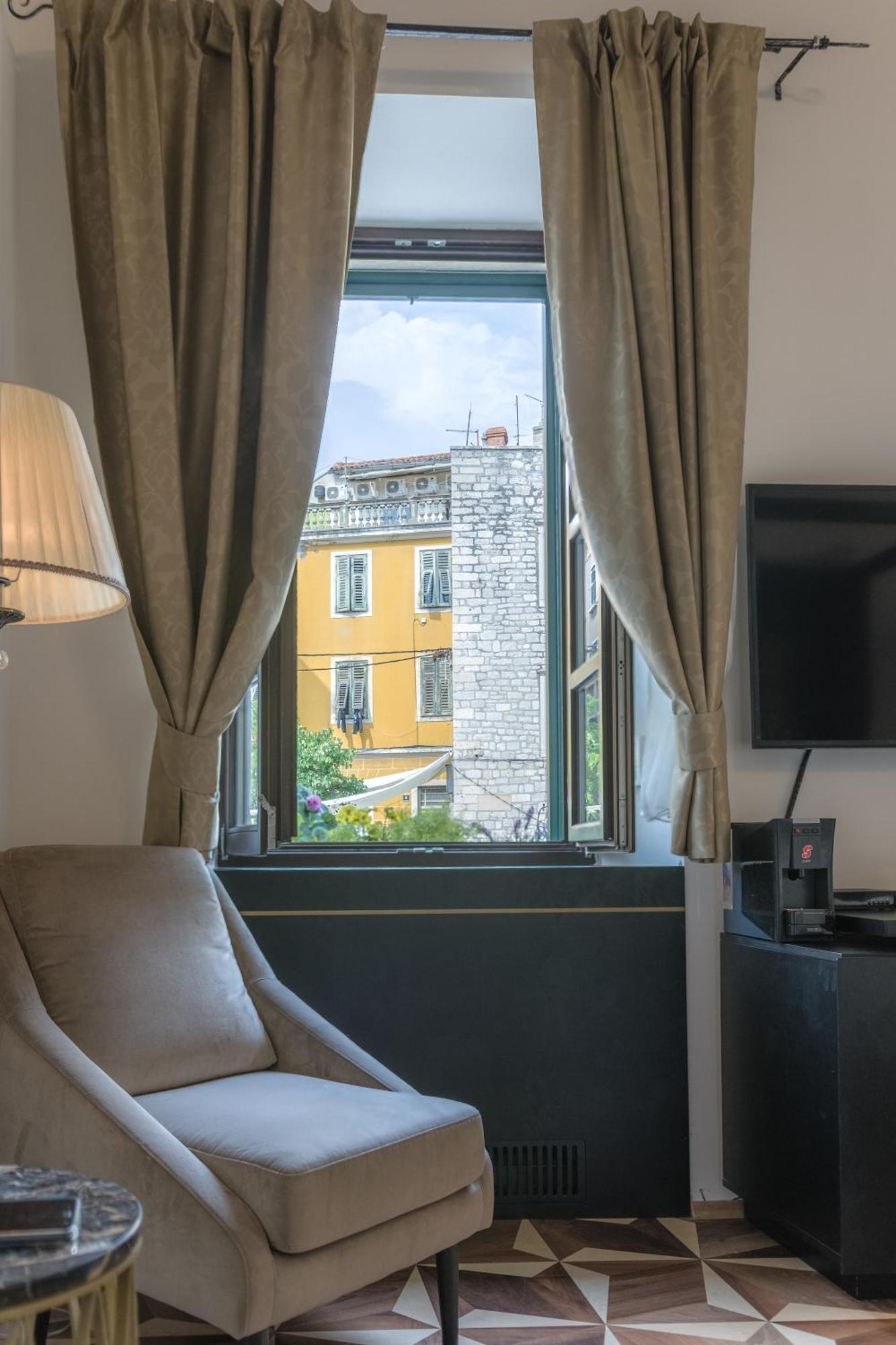 King Kresimir Heritage Hotel (Adults Only) Šibenik Exteriör bild